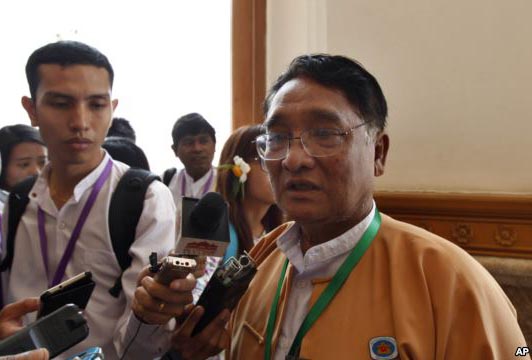 အက်င့္ပ်က္၀န္ထမ္းမ်ားေၾကာင့္ တရားမ၀င္ကုန္သြယ္မႈျဖစ္ေနဟု ၀န္ႀကီးေျပာ