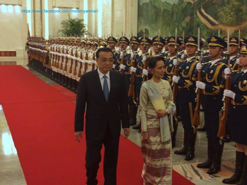 ေဒၚေအာင္ဆန္းစုၾကည္ႏွင့္ တ႐ုတ္၀န္ႀကီးခ်ဳပ္ ေတြ႔ဆံု၊ ႏွစ္ႏုိင္ငံသေဘာတူစာခ်ဳပ္မ်ား ခ်ဳပ္ဆို