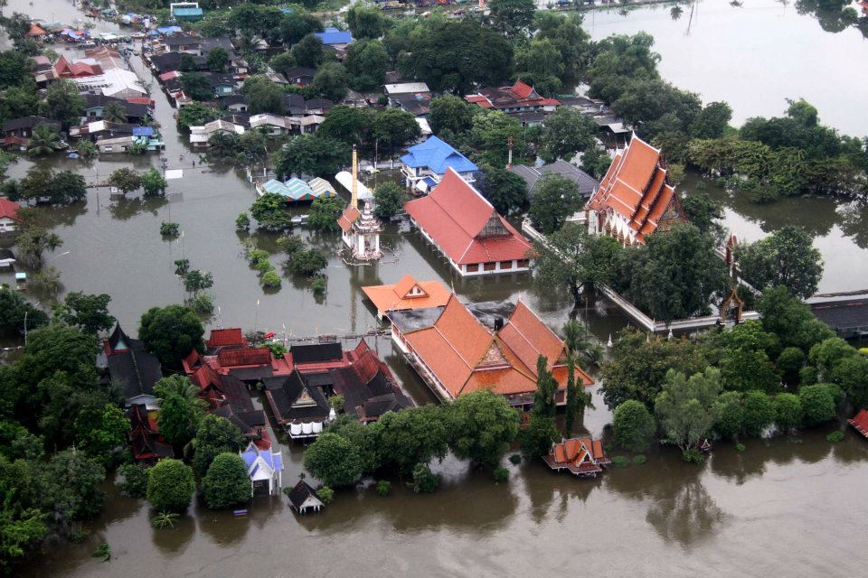 ထိုင္းေရေဘးသင့္ ျမန္မာအလုပ္သမားမ်ား ကယ္ဆယ္ေရးဌာနကို အကူအညီ ေတာင္းခံနုိင္