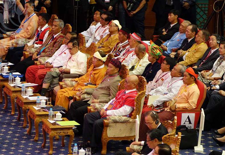 ၿငိမ္းခ်မ္းေရးညီလာခံ ဒုတိယေန႔တြင္ ဖက္ဒရယ္ဆိုင္ရာ အၾကံျပဳခ်က္မ်ား ဖတ္ၾကား