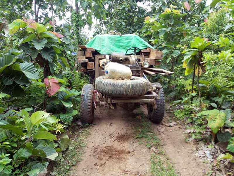ကြၽန္းခြဲသားမ်ား တင္လာသည့္ ေမာ္ေတာ္ယာဥ္ ၄ စီး ဖမ္းမိ