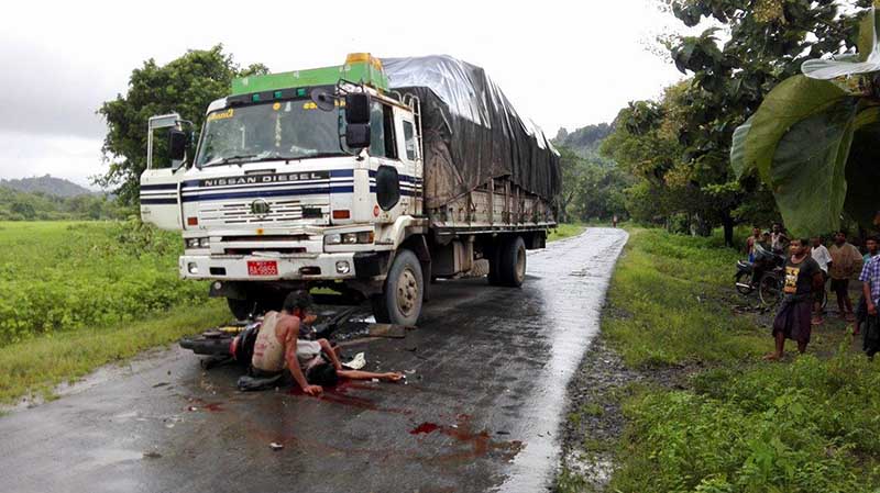 ကားႏွင့္ဆိုင္ကယ္ မ်က္ႏွာခ်င္းဆိုင္တိုက္မိ၊ ၁ ဦးေသဆုံး