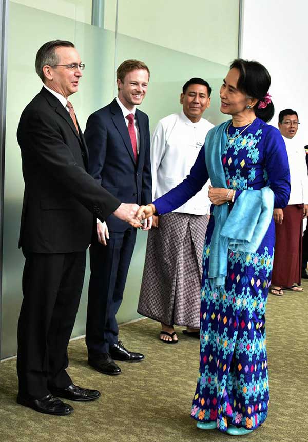 ေဒၚေအာင္ဆန္းစုၾကည္၏ ၁၆ ရက္ၾကာ ၿဗိတိန္၊ အေမရိကန္ခရီး စတင္