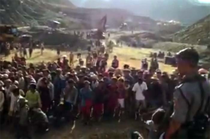 ဖားကန္႔ေရမေဆးေက်ာက္ရွာသူမ်ားကို ရဲတပ္ဖြဲ႔က ေသနတ္ေဖာက္လူစုခြဲ (႐ုပ္သံ)