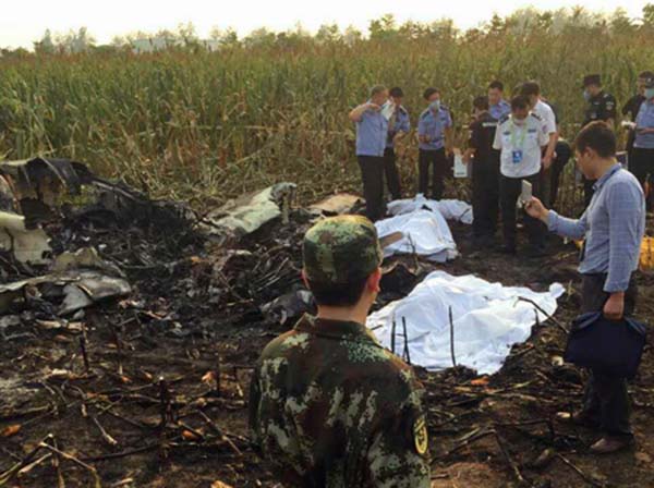 တ႐ုတ္ႏိုင္ငံတြင္ သ႐ုပ္ျပပ်ံသန္းေနသည့္ ေလယာဥ္ငယ္ ပ်က္က်၊ လူ ၄ ဦး ေသဆံုး
