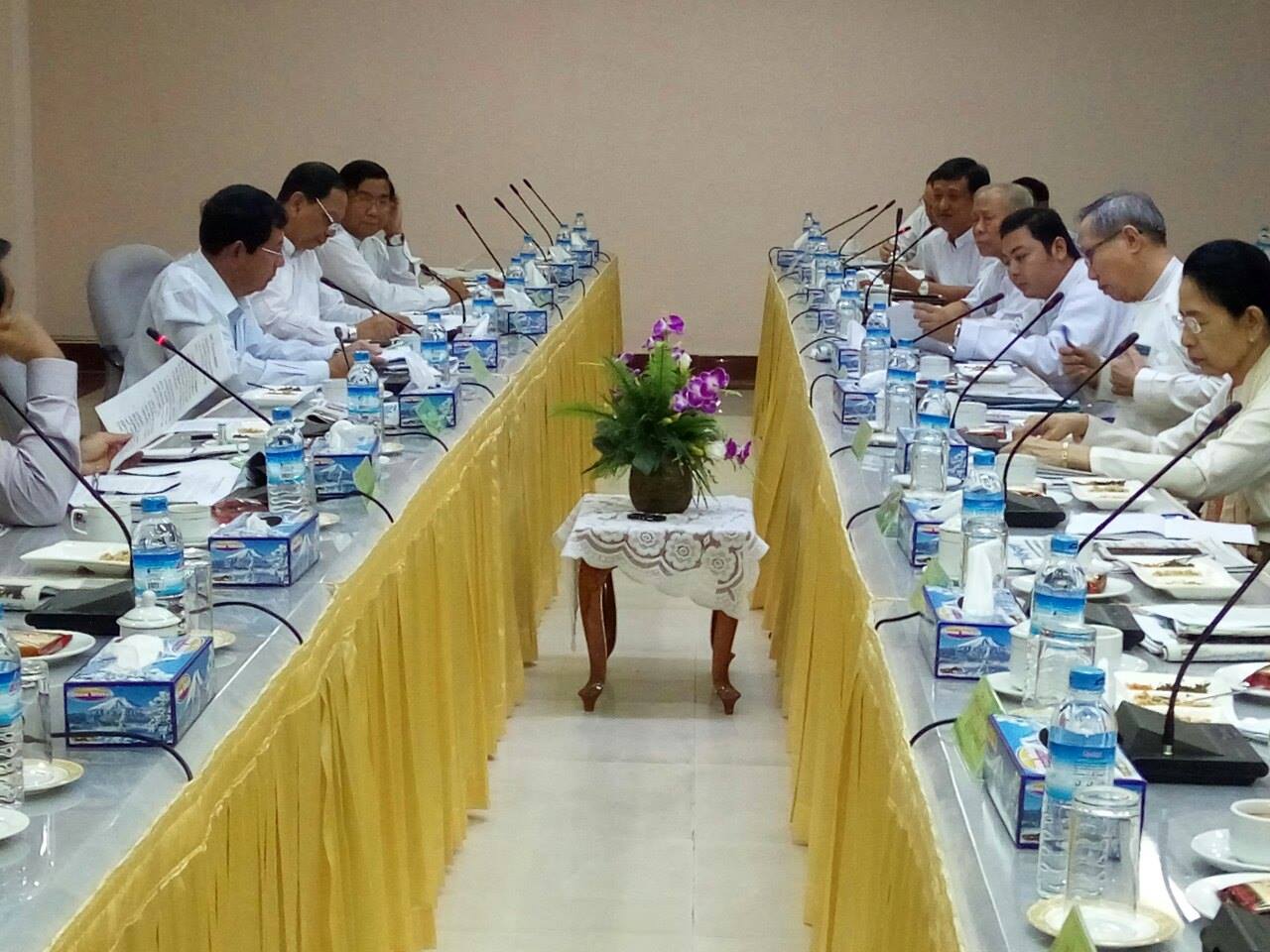 ရခိုင္ေကာ္မရွင္ဖြဲ႔တာ တရားမ၀င္ဟု ပါတီ ၁၁ ခု ေျပာ