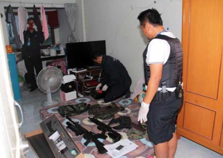 အြန္လုိင္းလက္နက္ေမွာင္ခိုေရာင္းဝယ္မႈ ထုိင္းရဲ ဝင္ေရာက္ဖမ္းဆီး
