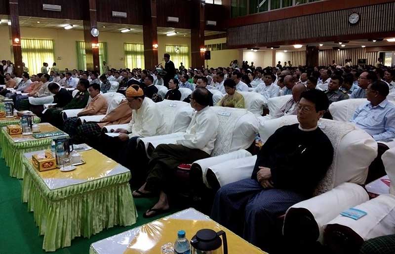 ျမစ္ဆံုေကာ္မရွင္ ေဒသခံလူထုနဲ႔ေတြ႔ဆံုေဆြးေႏြး