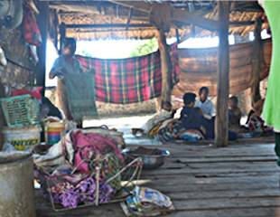 ေရ​ေဘး​ဒုကၡသည္ ​ေထာင္​ေပါင္း​မ်ား​စြာ အကူအညီလိုအပ္​ေန