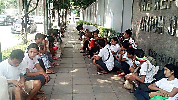 အမ္အိုယူႏွင့္လာၿပီး အဆင္မေျပျဖစ္ေနသည့္ ျမန္မာအလုပ္သမား လစဥ္ ၃၀၀ ေက်ာ္ရွိ