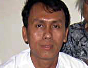 ဒီမိုက​ေရစီကြန္ရက္ နယ္လွည့္​စည္း​ရံုး​ေရး​ဆင္း​