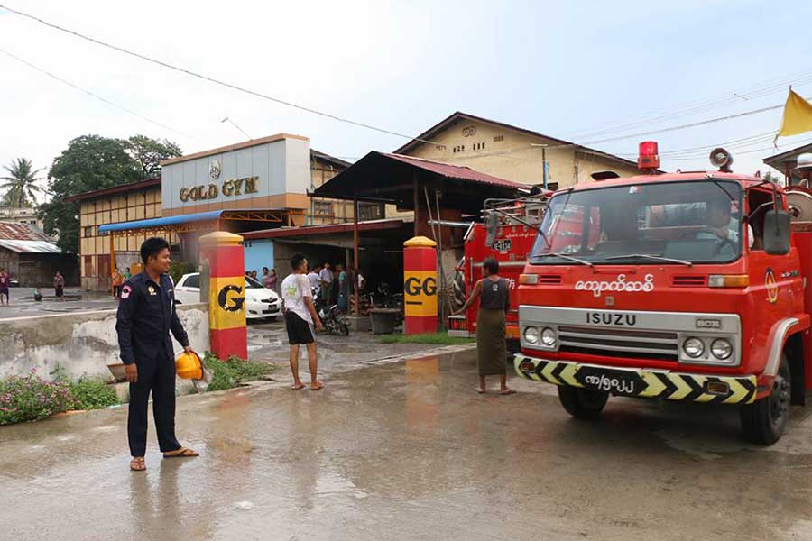 မႏၱေလးရွိ ဂဏန္းႏွစ္ေကာင္ေခါက္ဆြဲစက္႐ုံ မီးေလာင္ (ဓာတ္ပံု)