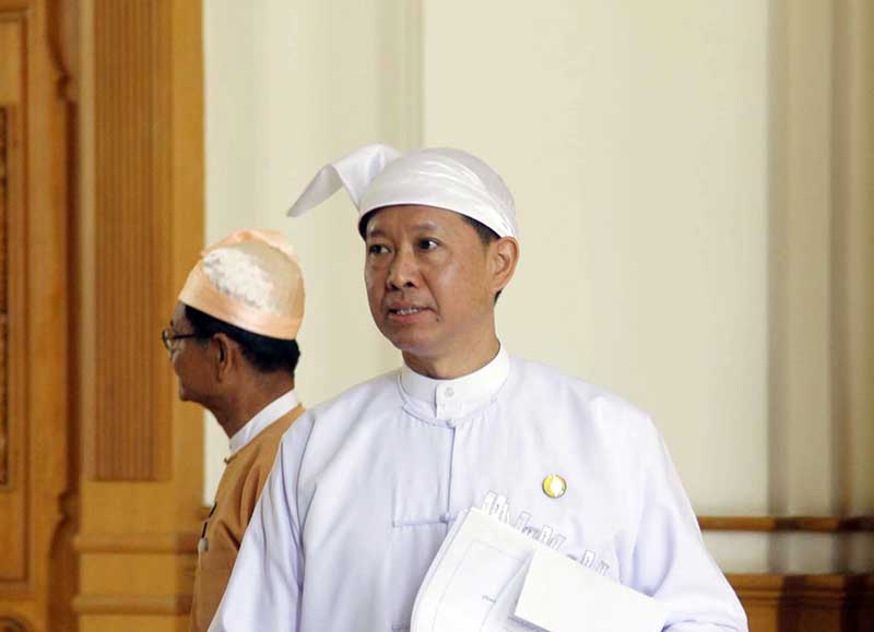 ဆရာ၊ ဆရာမ ၂၂၀၀ ေက်ာ္ ကန္ထ႐ုိက္စနစ္ျဖင့္ ခန္႔အပ္ေပးမည္ဟု ျပည္ေထာင္စု၀န္ႀကီး ေျပာ