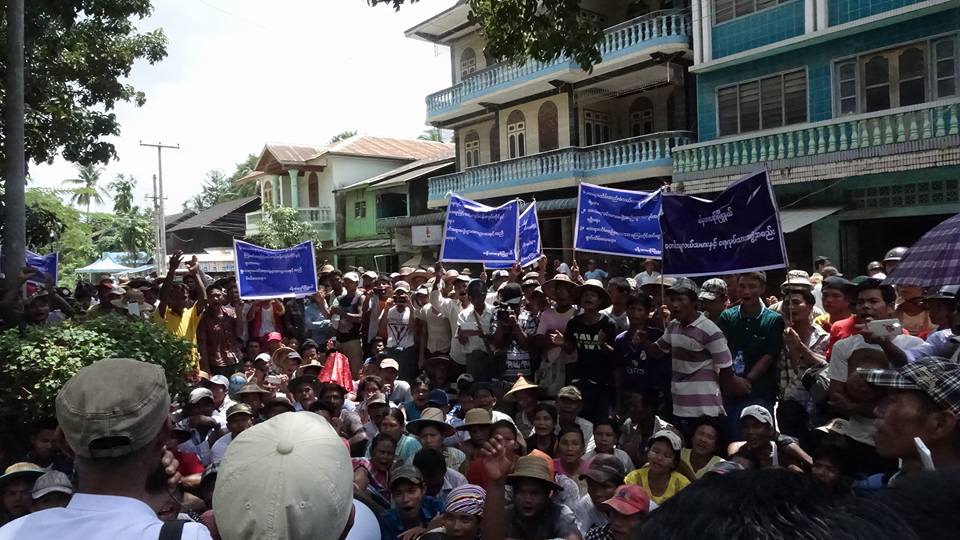 သိန္း ၃၀ ေအာက္ အင္းေတြကုိ ေဒသခံျပည္သူေတြ လုပ္ကုိင္ခြင့္ေပးဖုိ႔ ဆႏၵျပေတာင္းဆုိ