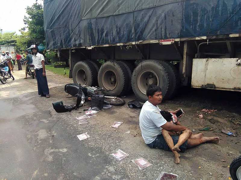 ျဖဴးၿမိဳ႕အဝင္ ယာဥ္တိုက္မႈေၾကာင့္ ေက်ာင္းသူတဦးေသဆံုး