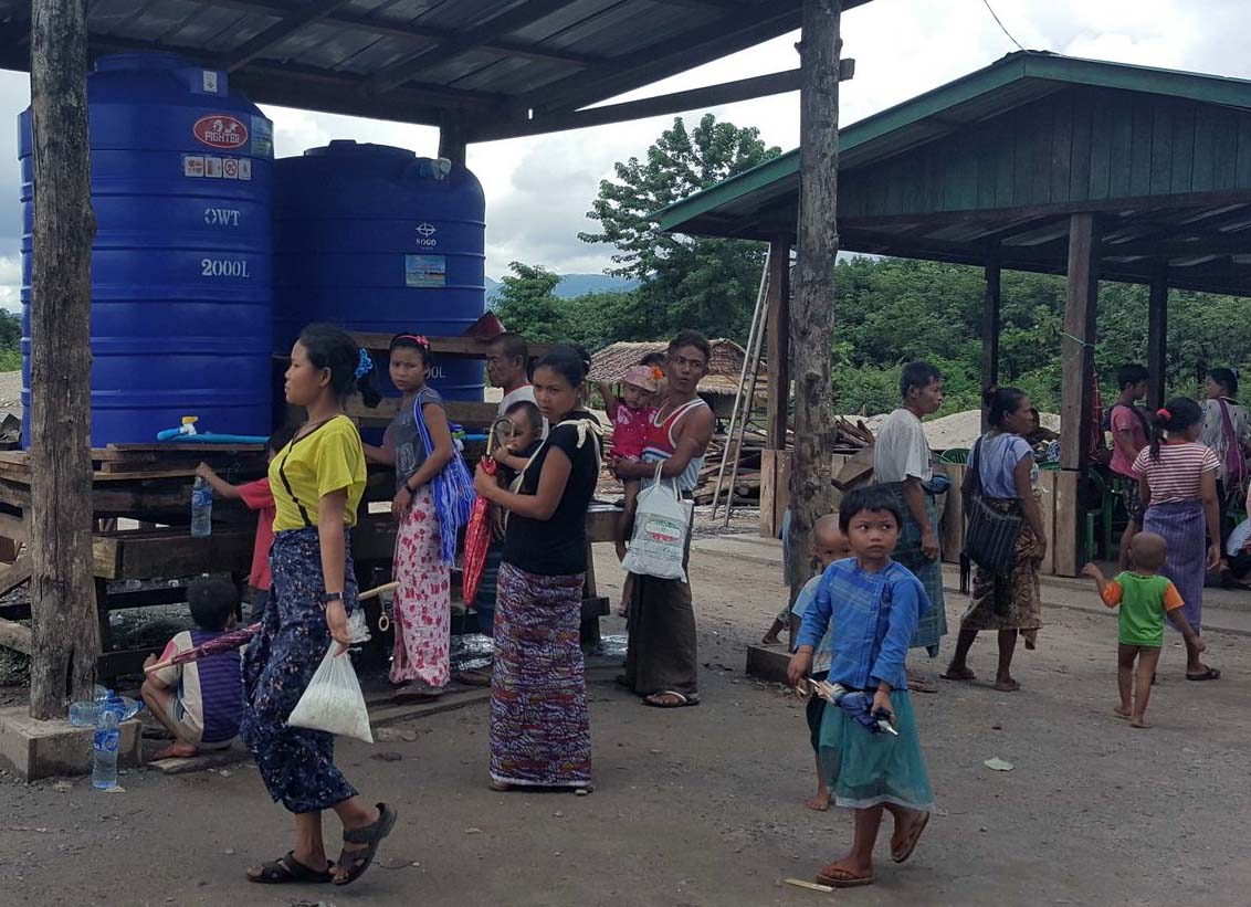 ကရင္ဒုကၡၡသည္မ်ား ေနာက္ ၃ လခန္႔အထိ စခန္းတြင္ ေနရႏိုင္ဟု ကုလ ေျပာ