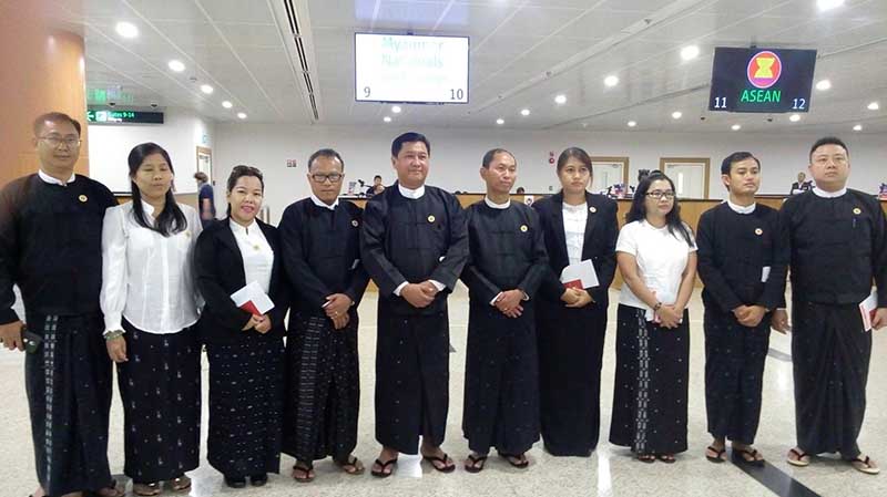 ၈၈ မ်ဳိးဆက္ေက်ာင္းသားေခါင္းေဆာင္မ်ား၏ တ႐ုတ္ျပည္ခရီးစဥ္ ( သတင္းဓာတ္ပုံ)