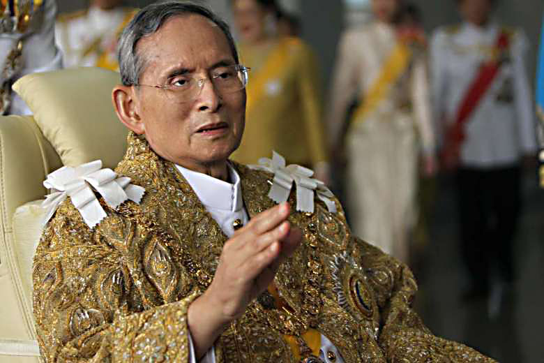 ထုိင္းဘုရင္ႀကီး နတ္ရြာစံသြားသည့္အေပၚ ထုိင္းေရာက္ျမန္မာမ်ား၏ေျပာစကား