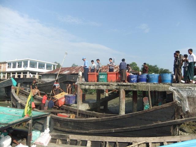 နယ္ေျမမတည္ၿငိမ္မႈေၾကာင့္ ရပ္ဆိုင္းထားသည့္ ေမာင္ေတာနယ္စပ္ကုန္သြယ္ေရးစခန္း ျပန္ဖြင့္