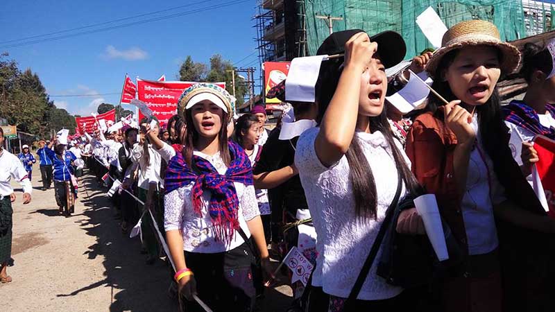 စစ္​ပြဲ​မ်ားရပ္တန္႔ေရး ရွမ္​းျပည္​နယ္​​ ကြတ္​ခိုင္​ၿမိဳ႕တြင္ လူထုဆႏၵျပ