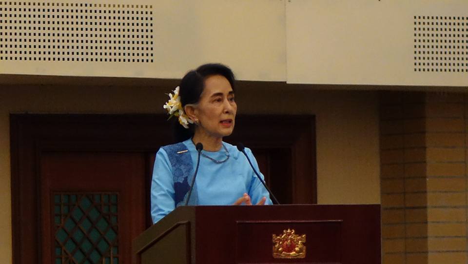 ျပည္သူအရည္အခ်င္းျမွင့္တင္မွ ႏိုင္ငံစီးပြား တိုးတက္မည္ဟု ေဒၚေအာင္ဆန္းစုၾကည္ ေျပာ