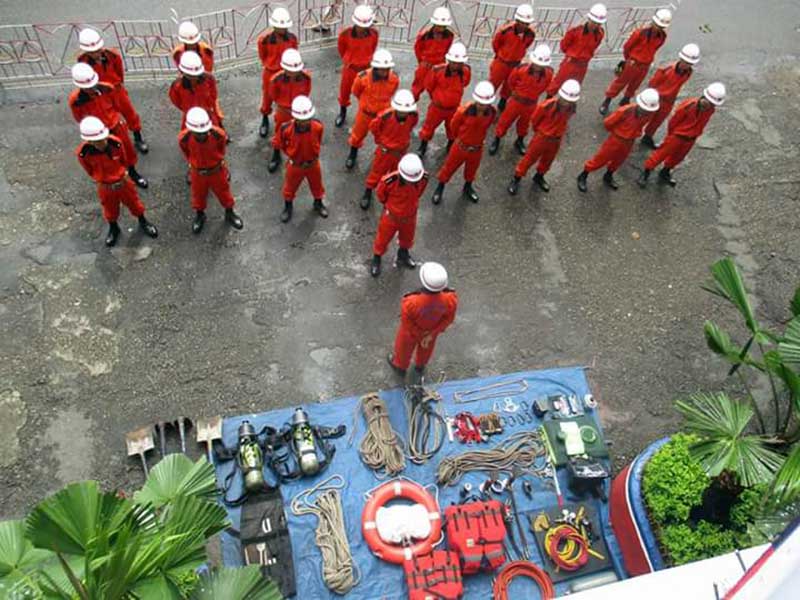 မုန္တိုင္းသတိေပးခ်က္ေၾကာင့္ မီးသတ္တပ္ဖြဲ႔ အသင့္ျပင္