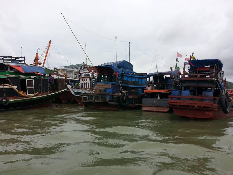 မုန္တိုင္းေဘးေရွာင္ရန္ ပင္လယ္ျပင္ငါးဖမ္းလုပ္သားမ်ားကို ေရႊ႕ေျပာင္းေပးေန