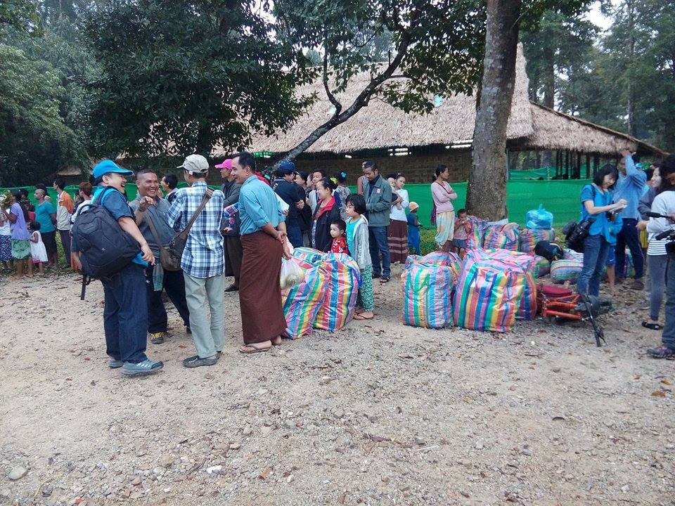 ႏုိ႔ဖုိးဒုကၡသည္စခန္းက ကရင္ဒုကၡသည္မ်ား ပထမဆုံးအႀကိမ္ အိမ္ျပန္ၿပီ