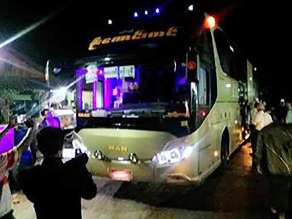 ၿမိတ္တြင္ ခရီးသည္တင္ယာဥ္ေပၚမွ ေအးခဲၾကက္သားမ်ား ဖမ္းဆီးရမိ