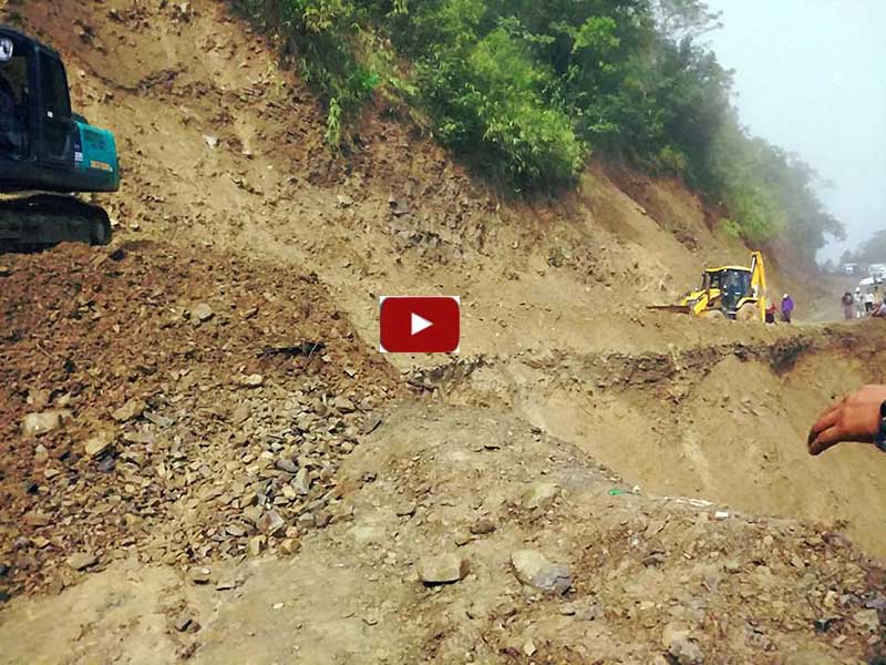 ကေလး -ဟားခါးလမ္းေျမၿပဳိက်မႈျဖစ္ပြား - သတင္းဓာတ္ပံု +ရုပ္သံ