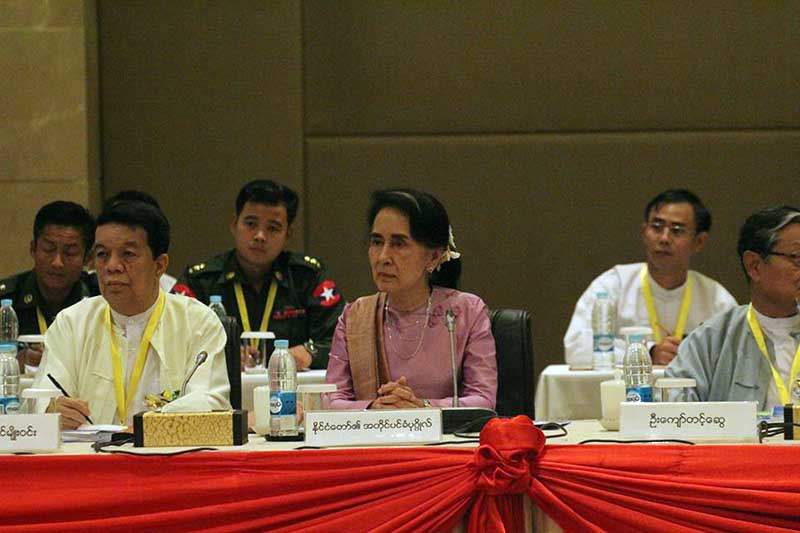 အမ်ဳိးသားအဆင့္ ေဆြးေႏြးပြဲ သံုးမ်ဳိးလုပ္ခ်င္ဟု ေဒၚစုေျပာ