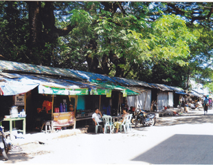 မိသားစု ​၇၀ ကို စည္ပင္က အဓမၼေျပာင္းေ႐ြွႊ့ခုိင္း