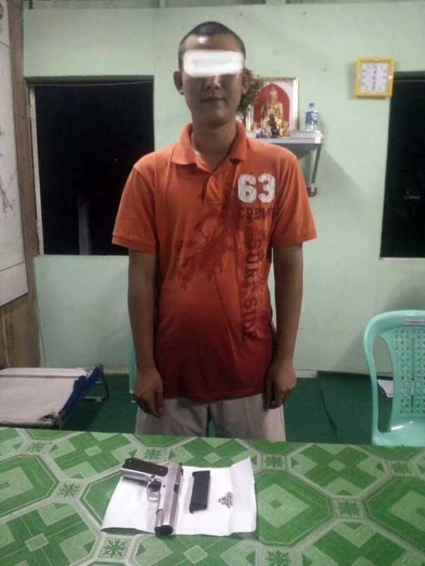 တိုက္ႀကီးၿမိဳ႕အဝင္တြင္ အမ်ဳိးသားတဦးကုိ ပစၥတိုေသနတ္တလက္ျဖင့္ ဖမ္းဆီးရမိ