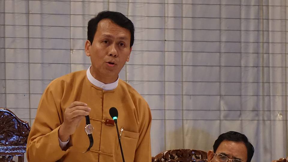 ေဒၚလာ ၁ သိန္းတန္ နာရီကိစၥ ၀န္ႀကီးခ်ဳပ္ ဦးၿဖိဳးမင္းသိန္း သတင္းစာရွင္း (ဓာတ္ပုံ)