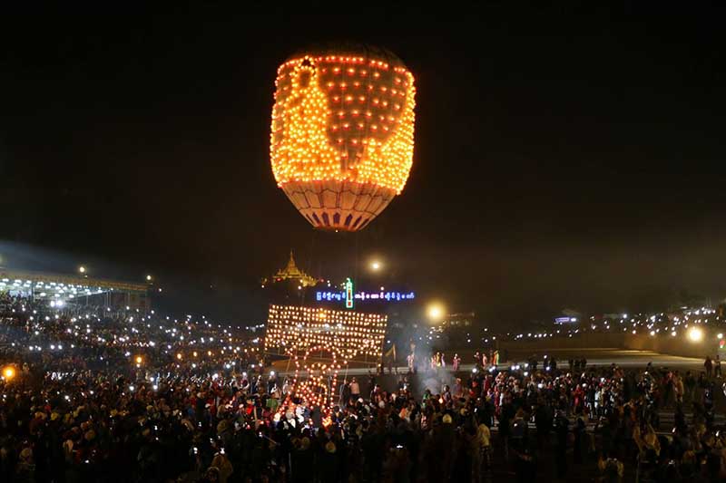 ျပင္ဦးလြင္ၿမိဳ႕ ၁၂ ႀကိမ္ေျမာက္ တန္ေဆာင္တိုင္ မီးပံုးပ်ံပြဲေတာ္ ပိတ္ပြဲျမင္ကြင္း (ဓာတ္ပုံ)