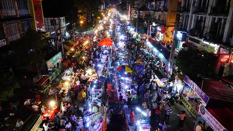 လမ္းမေတာ္ၿမိဳ႕နယ္ တန္ေဆာင္တိုင္ေစ်းပြဲေတာ္ ေနာက္ဆံုးေန႔ည ျမင္ကြင္း (ဓာတ္ပုံ)