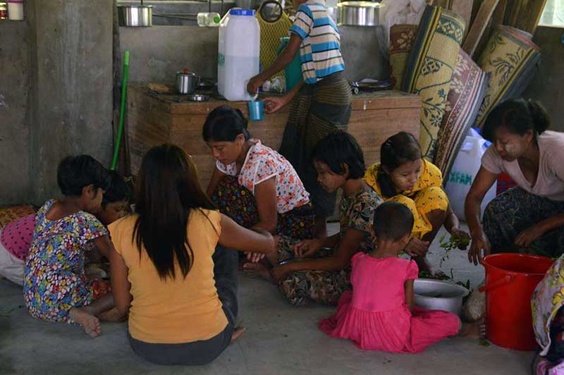 ေမာင္ေတာတုိက္ပြဲေၾကာင့္ စစ္ေရွာင္ဒုကၡသည္မ်ား ဘူးသီးေတာင္ၿမိဳ႕ကုိ ထပ္မံေရာက္ရွိ