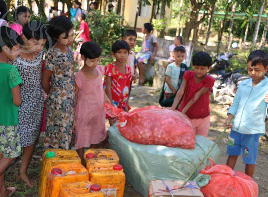 ဘူးသီးေတာင္ၿမိဳ႕တြင္ ေနရပ္စြန္႔ခြာလာသူမ်ားအတြက္ ယာယီခိုလႈံေရးစခန္း ဖြင့္လွစ္