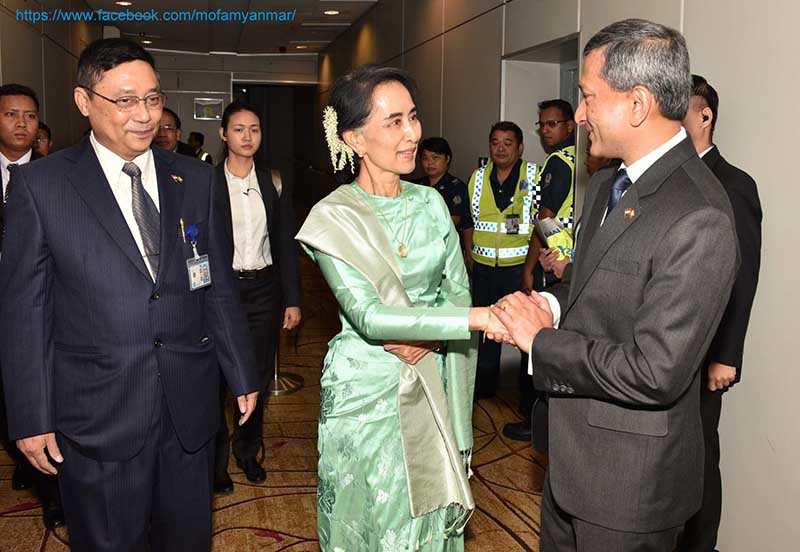 ေဒၚေအာင္ဆန္းစုၾကည္ စင္ကာပူႏုိင္ငံ ေရာက္ရွိ (ဓာတ္ပုံ)