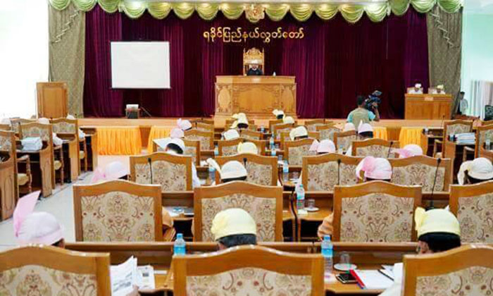ရခုိင္တြင္ လယ္ယာေျမတိုင္ၾကားစာ ၃၀၀ ေက်ာ္ရွိၿပီး စိစစ္ေဆာင္ရြက္မႈ အားနည္း
