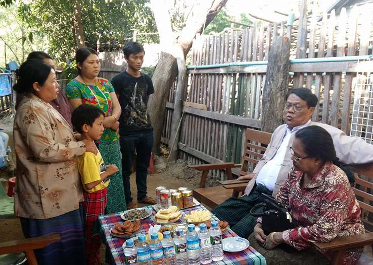 လုပ္ႀကံသတ္ျဖတ္ခံရသူ သတင္းေထာက္ ကုိစိုးမိုးထြန္းမိသားစုကို ဝန္ႀကီးခ်ဳပ္ လာေရာက္ေတြ႔ဆံု