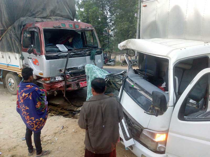 ျဖဴးၿမိဳ႕တြင္ ယာဥ္ႏွစ္စီး မ်က္ႏွာခ်င္းဆိုင္ တိုက္