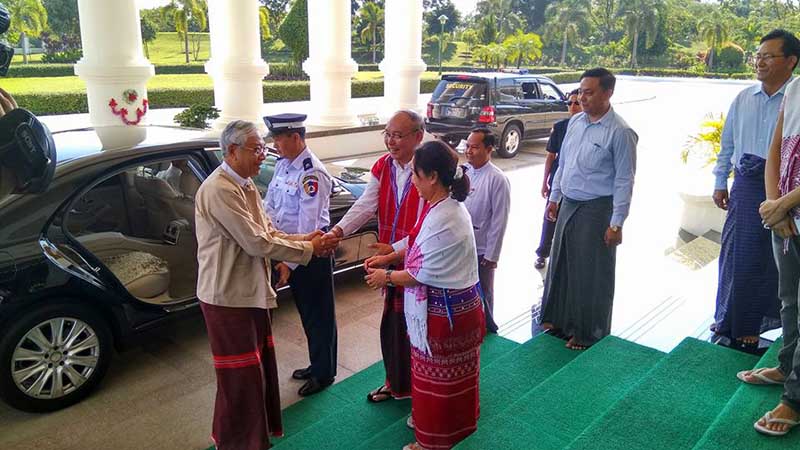 အမ်ဳိးသားလႊတ္​​ေတာ္​ဥကၠ႒ ေနအိမ္တြင္က်င္းပသည့္ ခရစၥမတ္ပြဲ သမၼတတက္ေရာက္