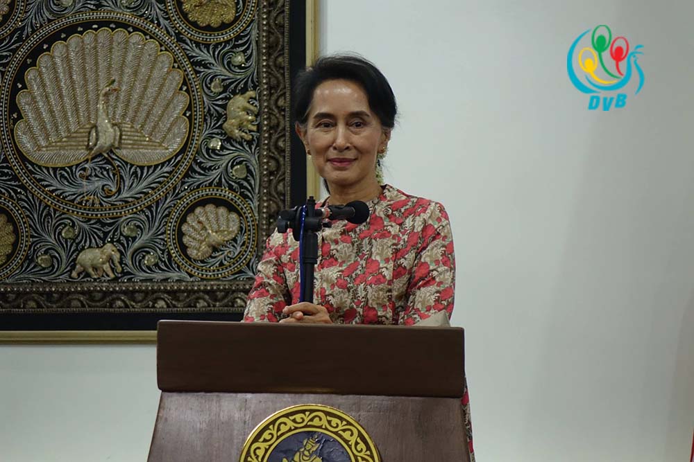 ၿငိမ္းခ်မ္းေရးေကာက္သစ္စားပြဲ က်င္းပႏိုင္ရန္ ေဒၚေအာင္ဆန္းစုၾကည္ဆုေတာင္း