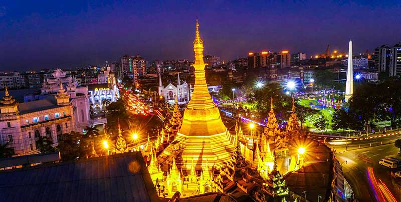၂၀၁၇ ခုႏွစ္​ကုိ ႀကိဳဆုိသည္​့ ႏွစ္​သစ္​ကူးျမင္​ကြင္​းမ်ား (ဓာတ္ပုံ)