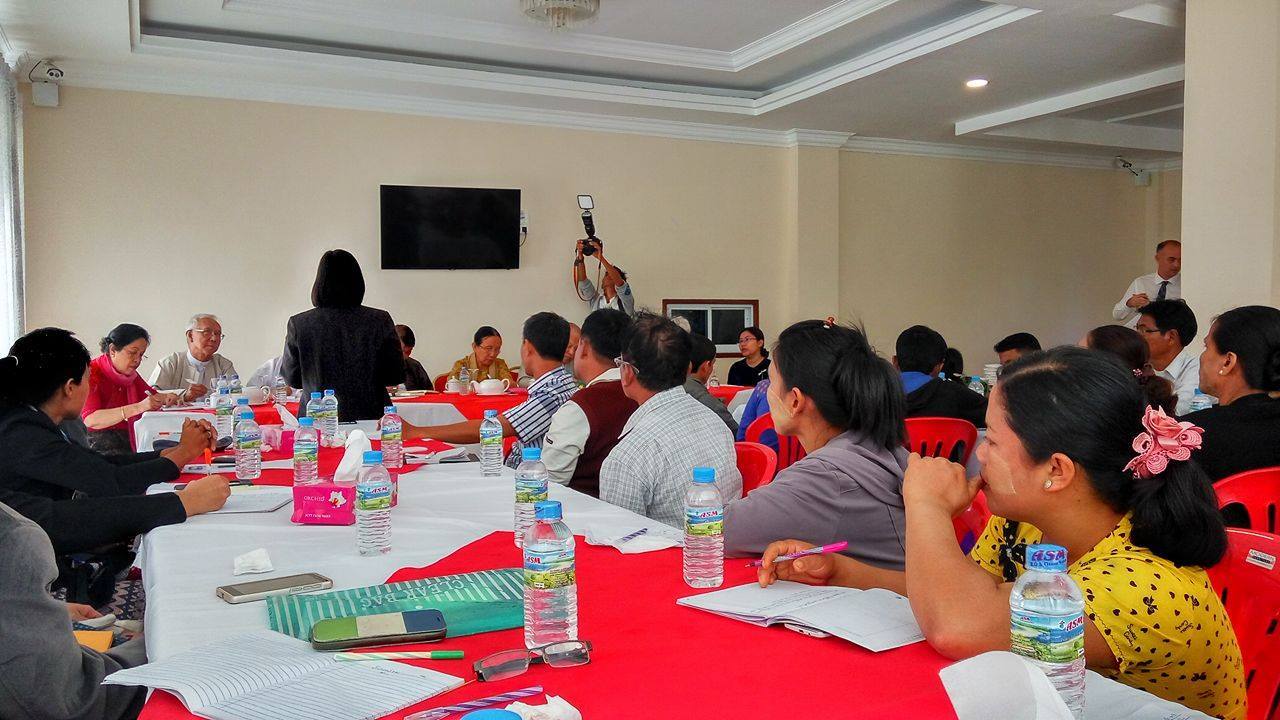 ရခိုင္ေကာ္မရွင္အဖြဲ႔ ရခိုင္ေဒသဖြံ႔ၿဖိဳးေရး ေဆြးေႏြး