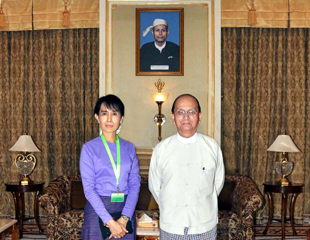လက္​ေတြ့​နိုင္ငံ​ေရး​နွင့္​ ျမန္မာျပည္​ေနြဦး​
