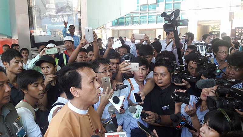 YBS ဘတ္စ္ကား ညဘက္ေျပးဆဲြေပးမည္ဟု ရန္ကုန္တုိင္း၀န္ႀကီးခ်ဳပ္ေျပာၾကား