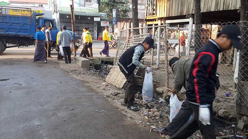 ျပည္​​ေထာင္​စု​ေန႔ကို ဂုဏ္​ျပဳသည့္အေနျဖင့္ ျပည္​ၿမိဳ႕တြင္ အမိႈက္​​ေကာက္​