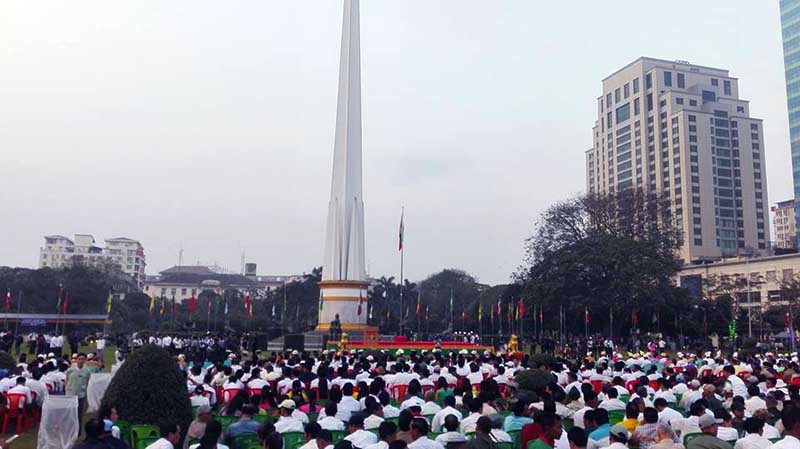 ရန္ကုန္ၿမိဳ႕ ျပည္ေထာင္စုေန႔အခမ္းအနား သမၼတဦးထင္ေက်ာ္ သ၀ဏ္လႊာေပးပုိ႔